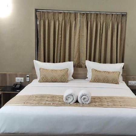 Doves-Kohinoor Exotica Hotel Лонавала Екстериор снимка